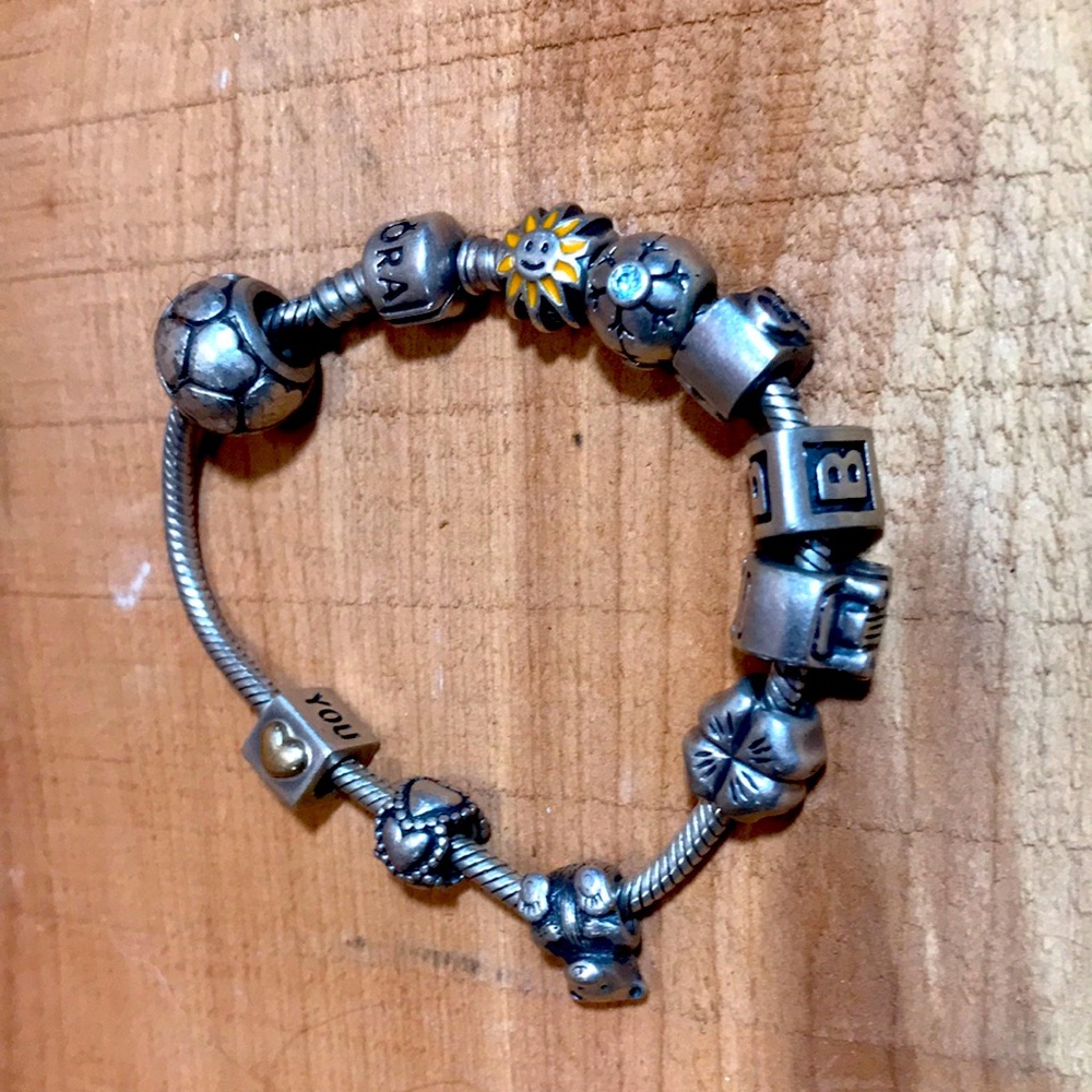 Pandora Bracelet | Silver | 10 Pendants & Bracelet